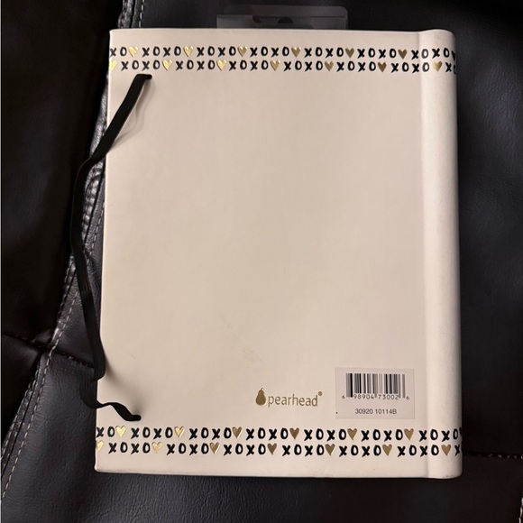 Pearhead Pregnancy Journal - White and Black - Picture 3 of 4